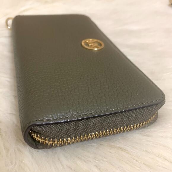 MICHAEL KORS Olive Green Pebbled Leather Zip Around 7" Wristlet Phone Wallet - Picture 3 of 16